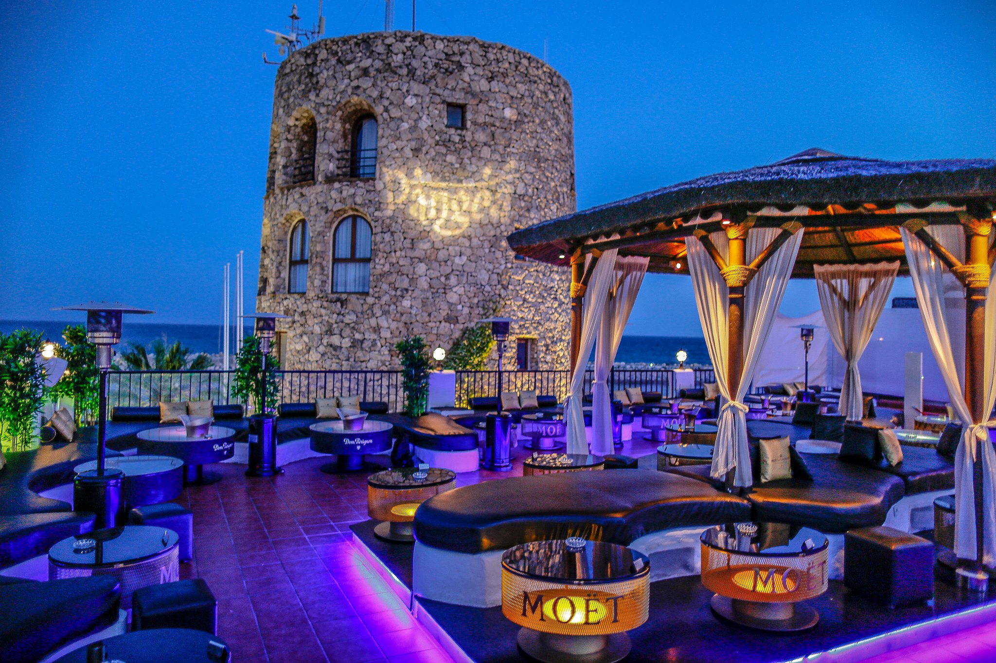 Puerto Banus Marbella nightlife / Night walk Bars and Restaurants 