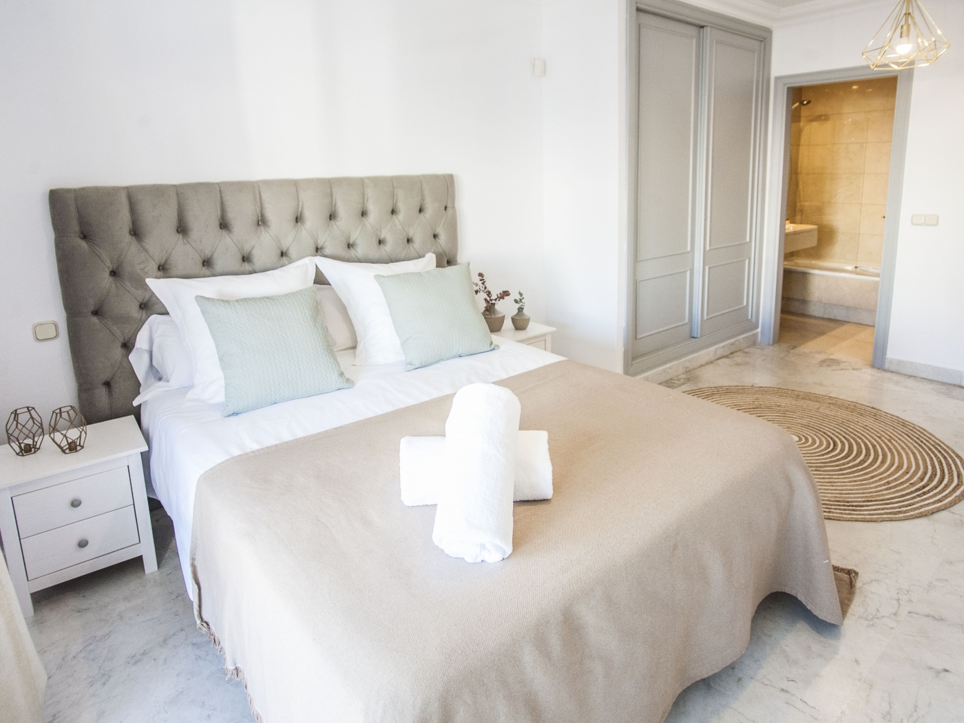 Central Puerto Banus Apartment IV (2 Bedrooms)